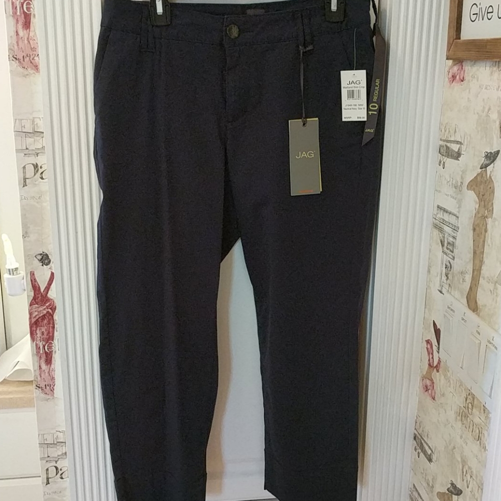Capri pants